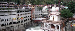 kullu manikaran tour, manali to kasol tempo traveller