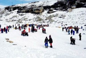 manali to rohtang pass taxi service, 14 seater tempo traveller in manali